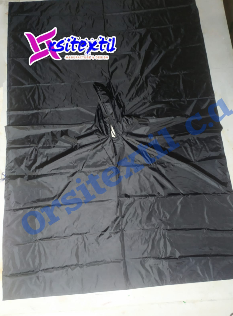 IMPERMEABLE TIPO PONCHO
